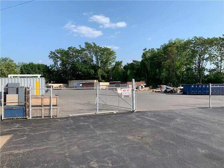 More Photos Of 223 Pulaski St, Syracuse Warehouse For Sale