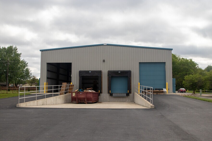 More Photos Of 1689 N Michigan Rd, Shelbyville Warehouse For Lease
