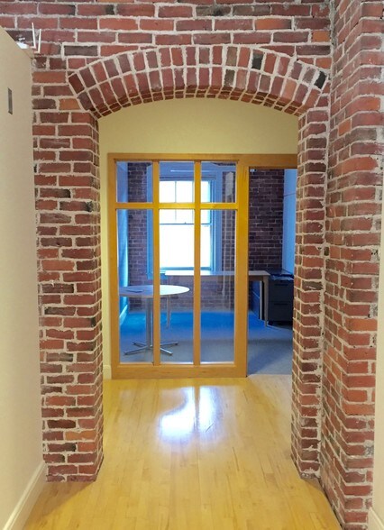 More Photos Of 23 S Main St, Hanover Office For Lease