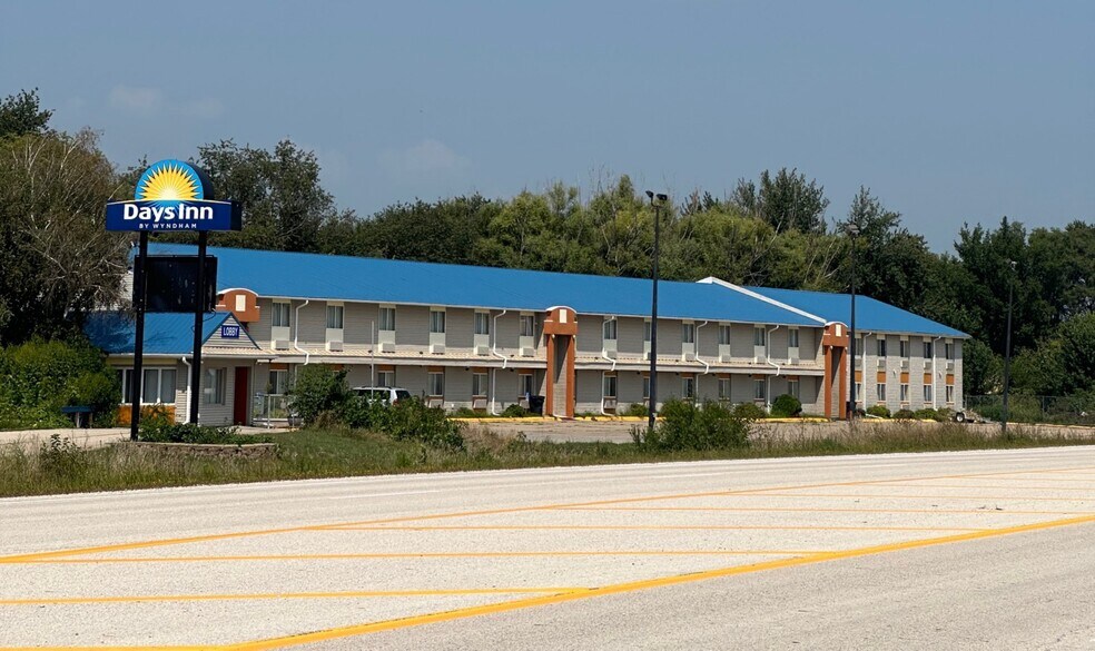 Primary Photo Of 64968 Boston Rd, Atlantic Hotel For Sale