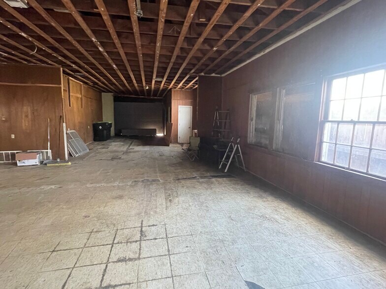 More Photos Of 417 S Prairie St, Pilot Point Land For Sale