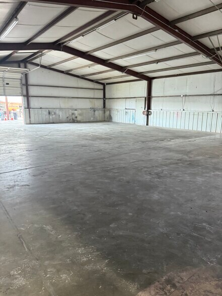 More Photos Of 5435 Old Granbury Rd, Granbury Unknown For Lease