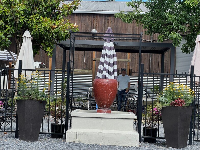 More Photos Of 258 N Kutch St, Carlton Storefront For Sale