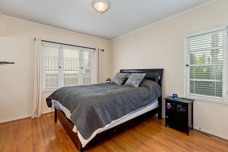 More Photos Of 825-831 Idaho Ave, Santa Monica Apartments For Sale