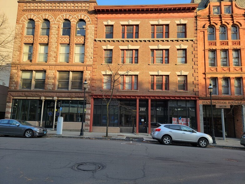 Primary Photo Of 207-231 Bank St, Waterbury Medical For Sale