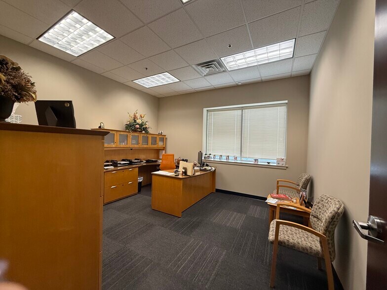 More Photos Of 11 Penns Trl, Newtown Light Distribution For Lease