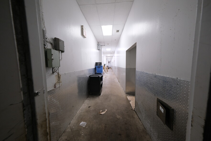 More Photos Of 191-219 Mineola Ave, Roslyn Heights Unknown For Lease