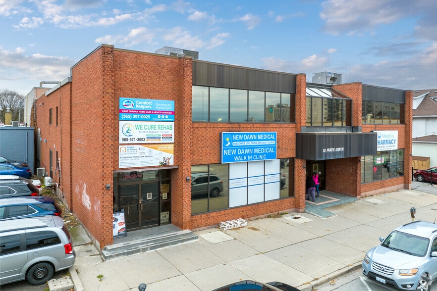 More Photos Of 111 Simcoe St N, Oshawa Office For Lease