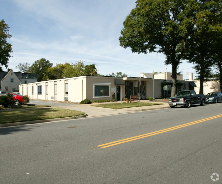 More Photos Of 97 Main St, Newport News Freestanding For Lease