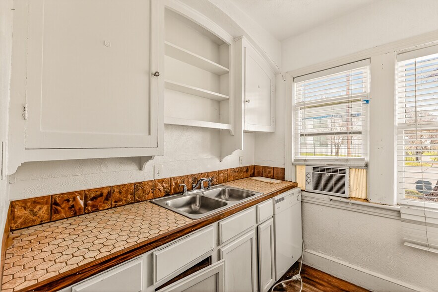 More Photos Of , Dallas Multifamily For Sale