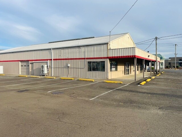 More Photos Of 1865 Main Ave N, Tillamook Storefront For Sale