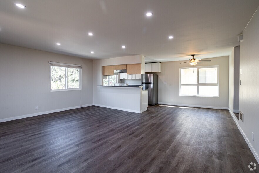 More Photos Of 13716 Penn St, Whittier Apartments For Sale