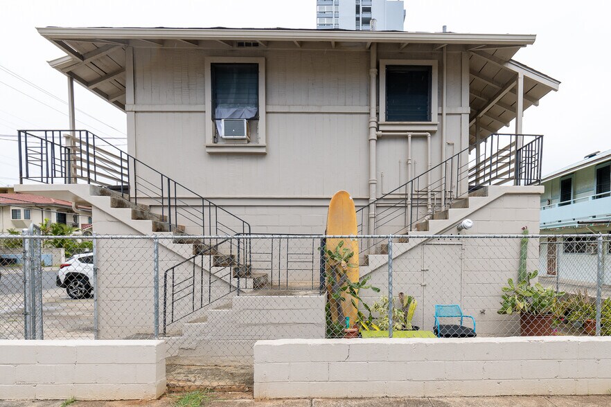 More Photos Of 2128 Date St, Honolulu Apartments For Sale