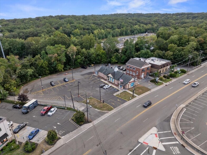 More Photos Of 24 Wyckoff Ave, Waldwick Medical For Sale