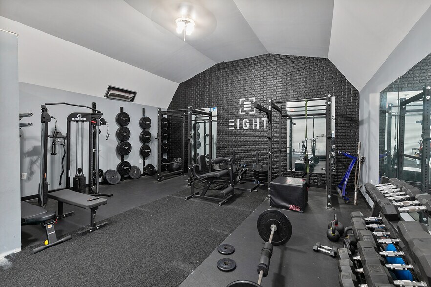 More Photos Of 1726 Altamont Ave, Richmond Warehouse For Lease