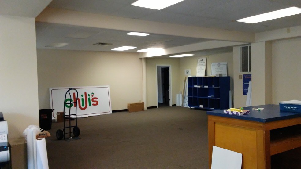 More Photos Of 101 Woodhill Ln, Frankfort Office For Lease