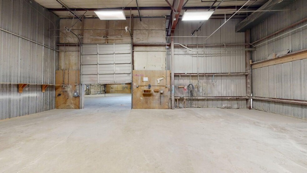 More Photos Of 119 S Washington Ave, Laurel Manufacturing For Lease