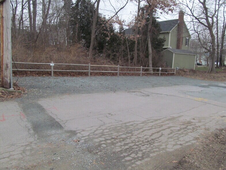 More Photos Of 13 Elm Ct, Easton Office For Lease