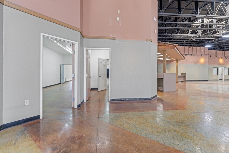 More Photos Of 1759 W Avenue J12, Lancaster Freestanding For Lease
