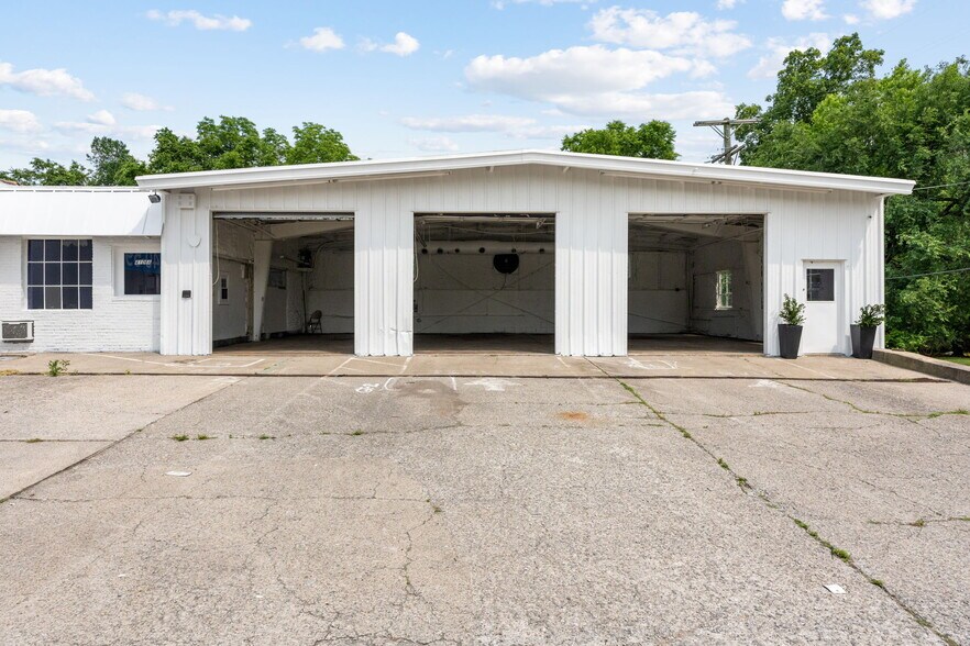 More Photos Of 4106 Gallatin Pike, Nashville Auto Repair For Lease