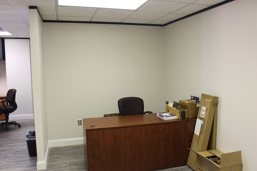 More Photos Of 306 W Wall St, Midland Office For Lease