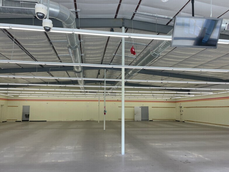 More Photos Of 44034 Highway 429, Saint Amant Freestanding For Lease