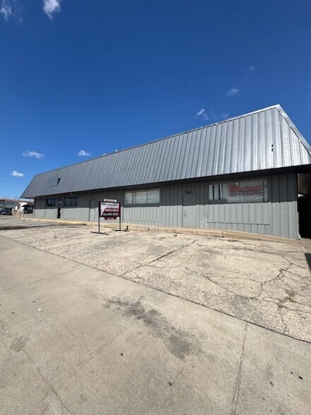 Primary Photo Of 3841-3845 NW 10th St, Oklahoma City Manufacturing For Lease