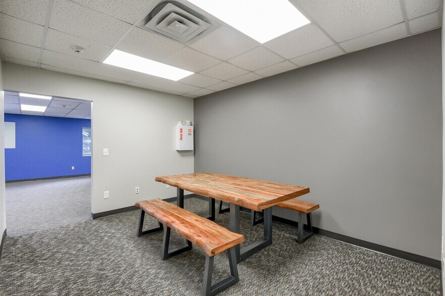 More Photos Of 19316 Goddard Ranch Ct, Morrison Office For Lease