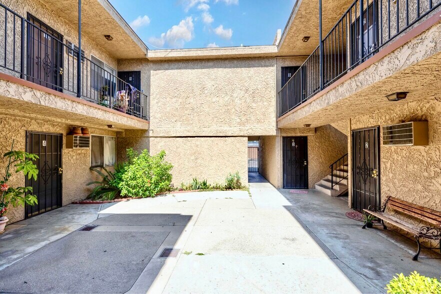 More Photos Of 11341 Victory Blvd, North Hollywood Apartments For Sale