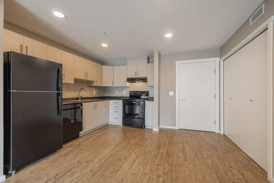 More Photos Of 1070 Noëlla Leclair Way, Ottawa Apartments For Lease