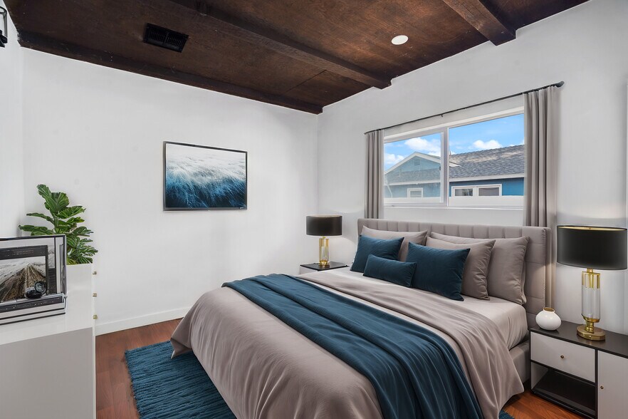 More Photos Of 20336 Cantara St, Winnetka Apartments For Sale