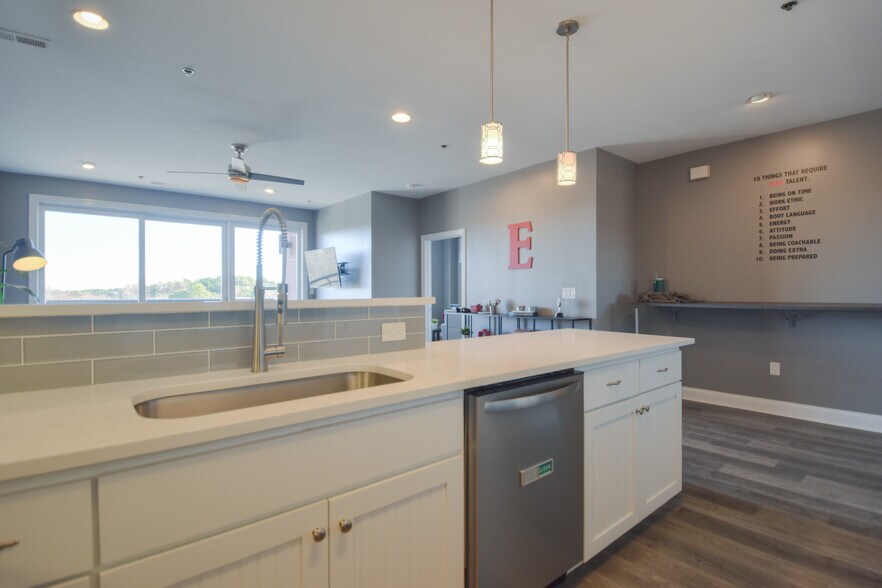 More Photos Of 19701 Bethel Church Rd, Cornelius Office For Sale