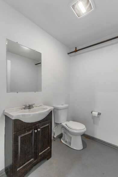 More Photos Of 3715 Calhoun Ave, Chattanooga Manufacturing For Lease