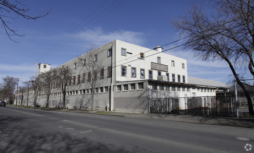 More Photos Of 68 S Coombs St, Napa Unknown For Lease