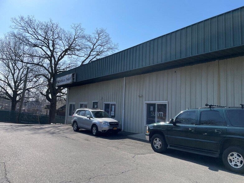 More Photos Of 16 Beaver Brook Rd, Danbury Warehouse For Lease