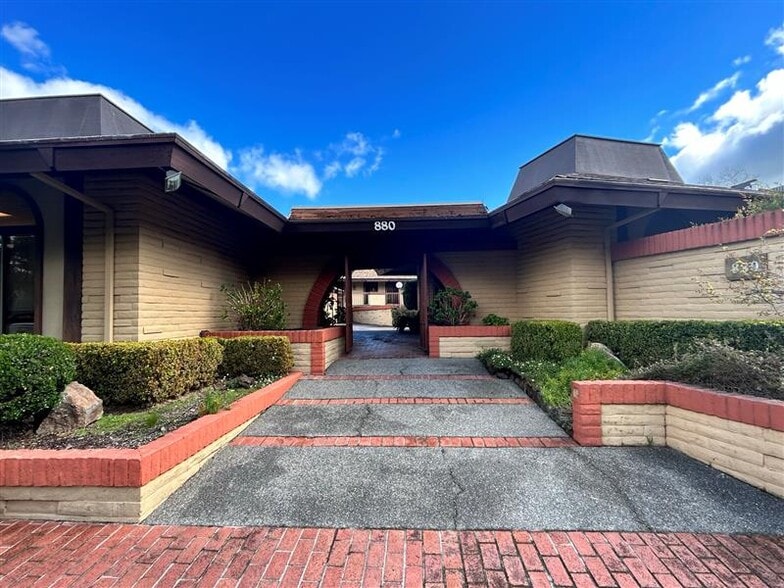Primary Photo Of 880 Las Gallinas Ave, San Rafael Medical For Lease