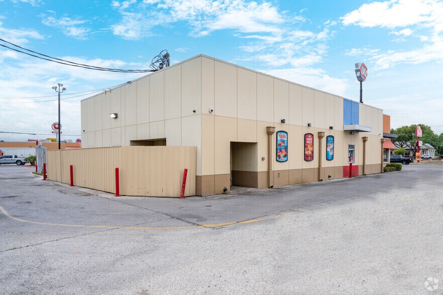 More Photos Of 1179 E Main St, Alice Fast Food For Sale