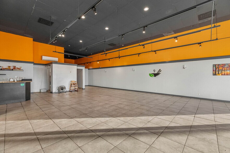 More Photos Of 549 Halemaumau St, Honolulu Restaurant For Lease