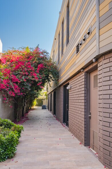 More Photos Of 328 S Atlantic Blvd, Monterey Park Office For Lease