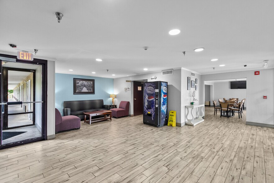 More Photos Of 155 Vulcan Rd, Birmingham Hotel For Sale