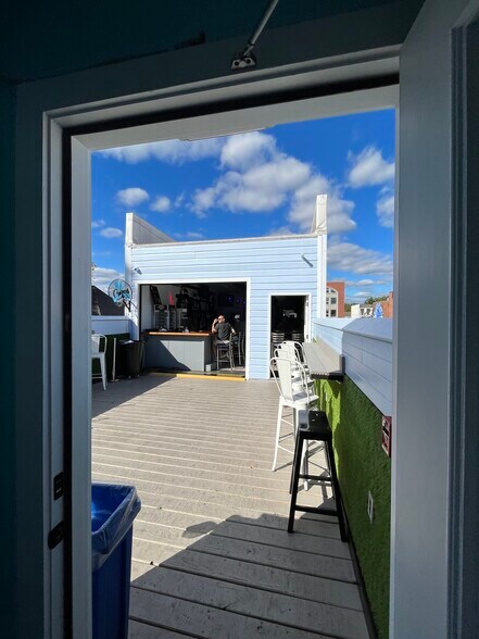 More Photos Of 1107 Jackson Ave E, Oxford Restaurant For Lease