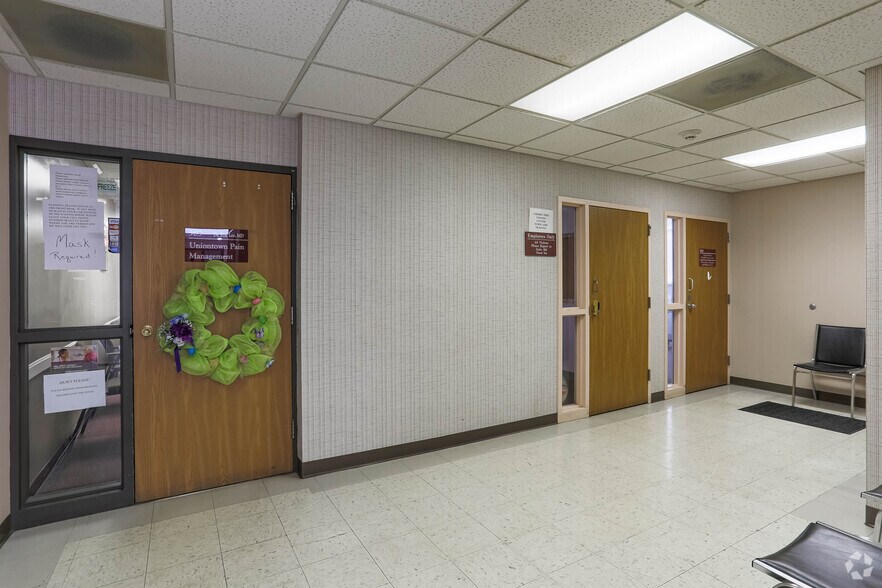 More Photos Of 20 Highland Park Dr, Uniontown Medical For Sale