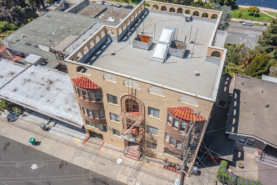 More Photos Of 479 Merritt Ave, Oakland Apartments For Sale