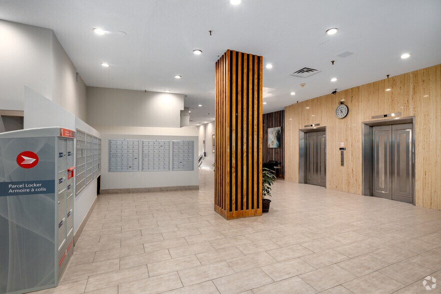More Photos Of 186 King St, London Apartments For Lease
