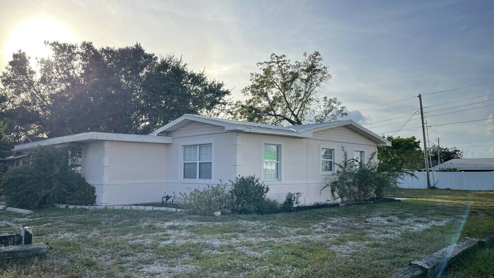 More Photos Of 1803 Salem Rd, Lakeland Medical For Sale