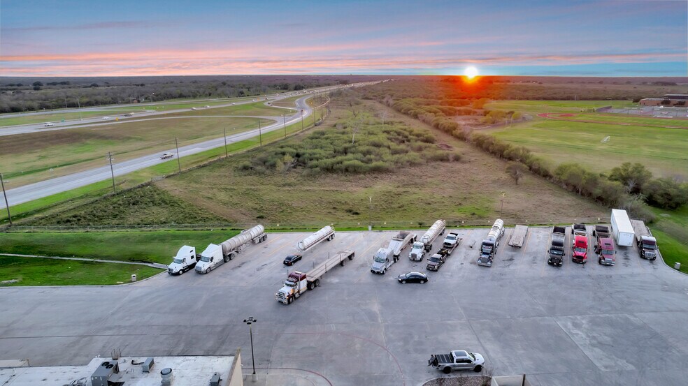 11304 NW Zac Lentz Pky, Victoria, TX 77904 Land For Sale
