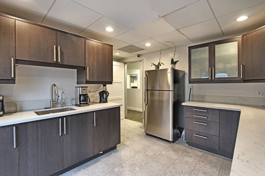More Photos Of 1451 Chevy Chase Dr, Glendale Medical For Lease
