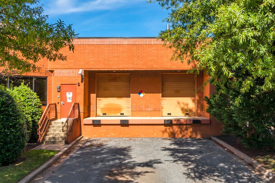 More Photos Of 20358-20386 Seneca Meadows Pky, Germantown Research And Development For Lease