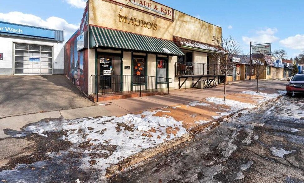 More Photos Of 16 3 St NE, Medicine Hat Restaurant For Sale