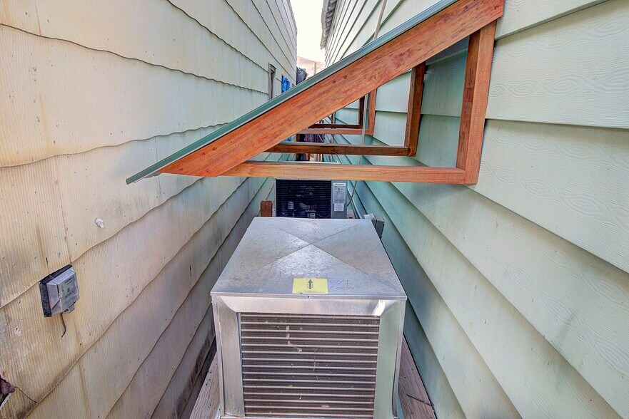 More Photos Of 300 Main St, Hot Springs Freestanding For Sale